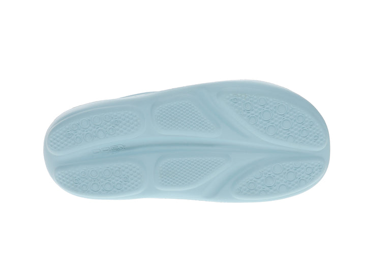 Bottom view of women’s Apres sport powder blue flip flop with comfort outsole design - PB5star.com