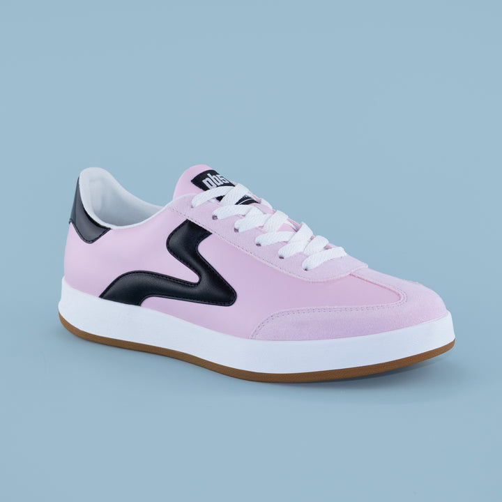 Isometric view of women’s Cosmic pink and black athletic sneaker with white laces and gum sole, designed for pickleball courts.