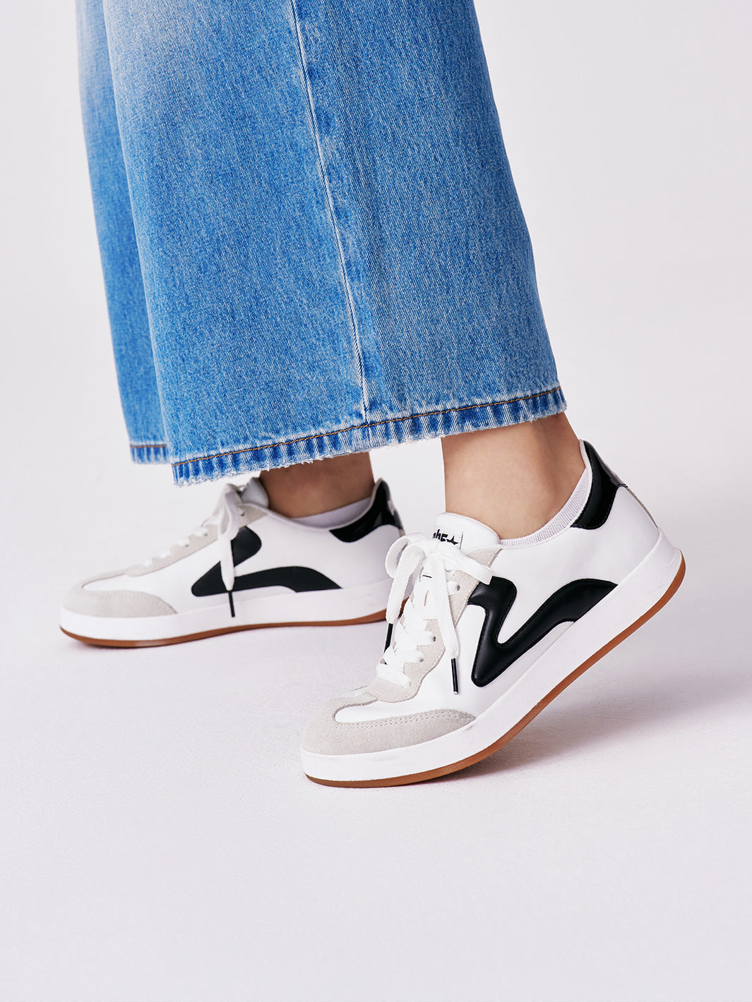 Women's Retro Lifestyle Sneaker, PB5 Cosmic |  White-Black