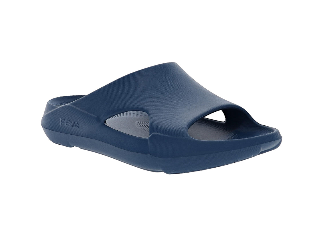Angled view of men’s Apres Sport astral blue grey slide sandal with cushioned comfort footbed - PB5star.com