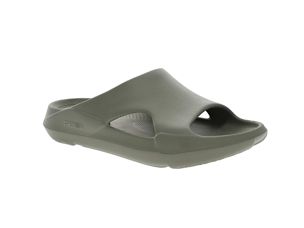 Angled view of men’s Apres Sport Pavement grey slide sandal with cushioned comfort footbed - PB5star.com