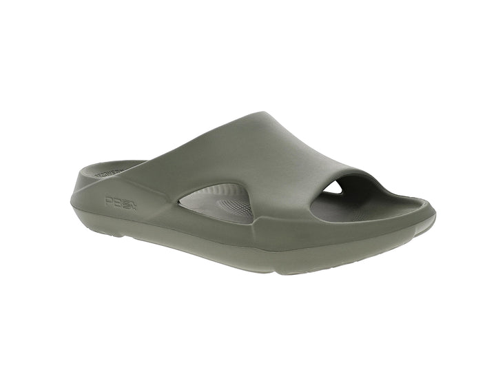 Angled view of men’s Apres Sport Pavement grey slide sandal with cushioned comfort footbed - PB5star.com