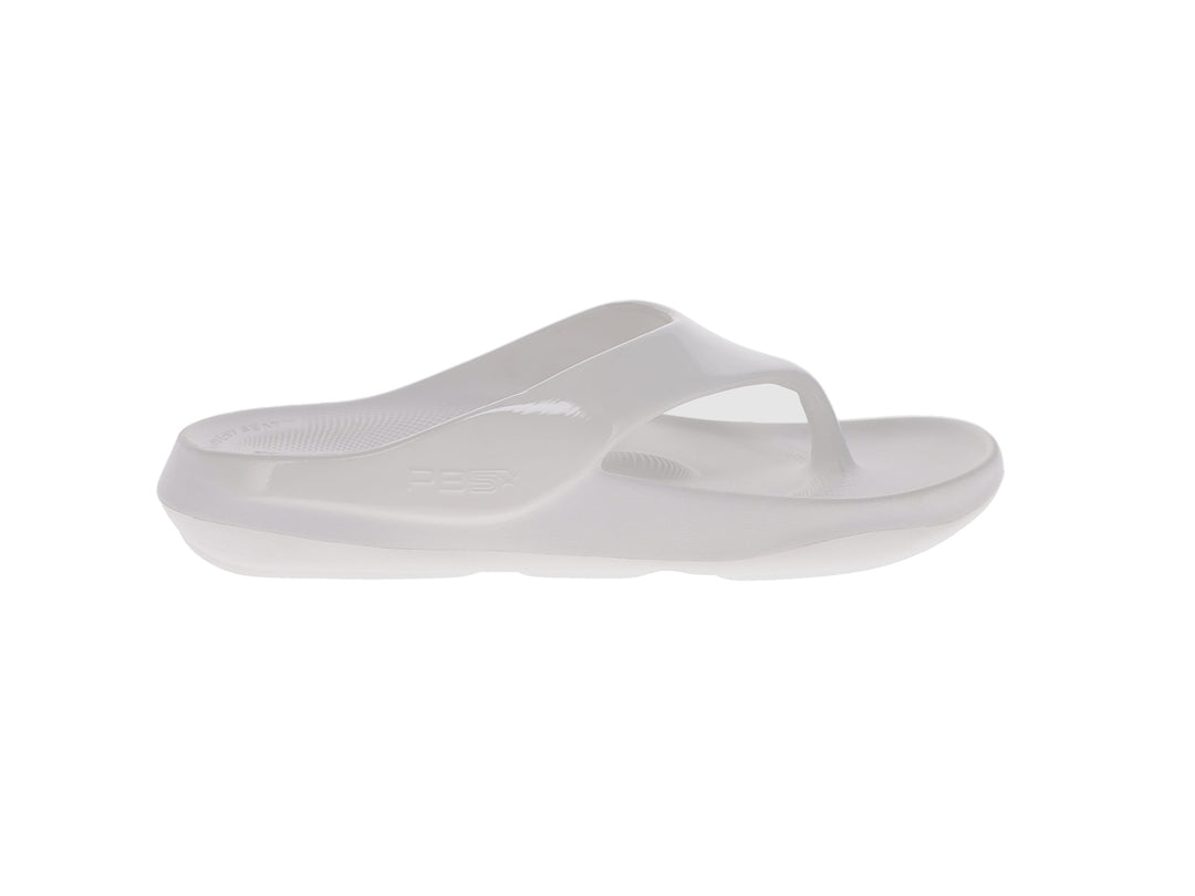 Side profile of women’s Apres Sport white flip flop sandal with cushioned comfort sole - PB5star.com